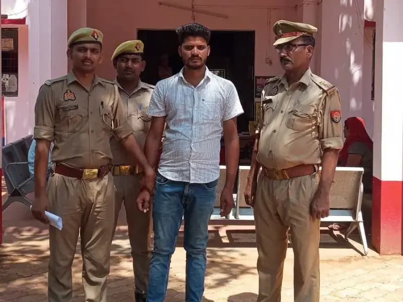 Sonbhadra News: शादी का झांसा देकर दुष्कर्म के आरोपी को रायपुर पुलिस ने किया गिरफ्तार.