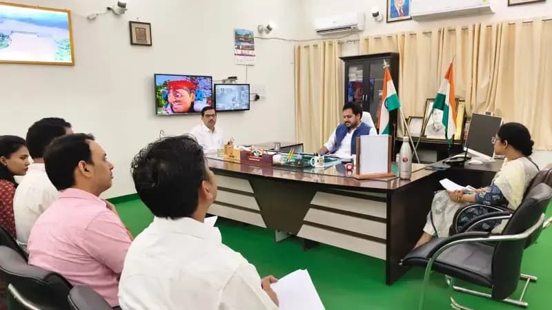 Sonbhadra News: केंद्र सरकार के 12 वर्ष पूर्ण होने पर 5 से 21 जून तक चलेगा जन-कल्याण एवं जन-जागरूकता अभियान.