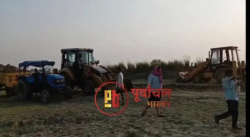 Chandauli News: अवैध मिट्टी खनन पर कार्रवाई, दो जेसीबी और एक ट्रैक्टर सीज.