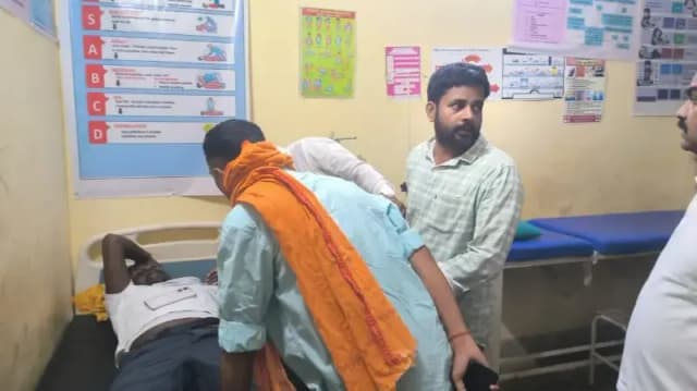 Chandauli News: निर्माणाधीन पुलिया पर मुंशी से डेढ़ लाख रुपये, चेन और मोबाइल कि लूट, पुलिस ने लूट की घटना से किया इनकार.