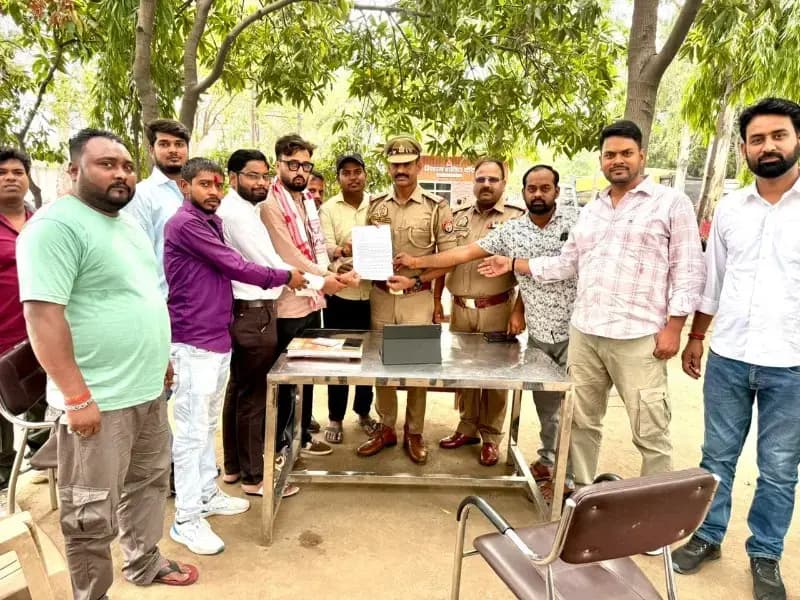 Sonbhadra News: जर्जर सड़क को लेकर ऊर्जांचलवासियों का फूटा गुस्सा, 21 दिन में कार्रवाई नहीं तो जनआंदोलन.