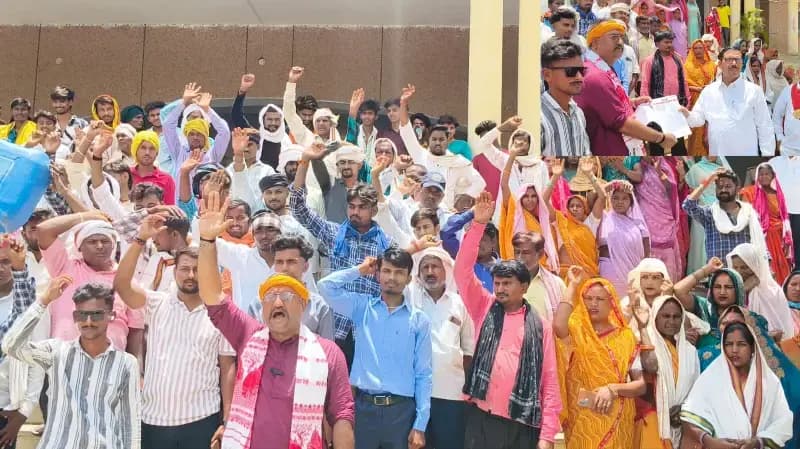 Sonbhadra News: किसानों के मुद्दों पर गरजा किसान नौजवान संघर्ष मोर्चा, बड़े आंदोलन की चेतावनी.