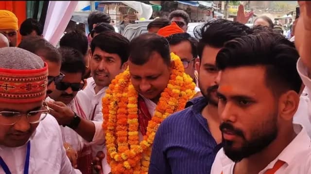 Sonbhadra News: सवर्ण आर्मी का शक्ति प्रदर्शन, सामाजिक और राजनीतिक मुद्दों पर खुलकर चर्चा.