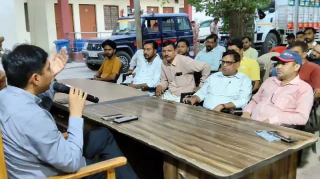 Chandauli News: लखनऊ अग्निकांड के बाद जीला प्रशासन अलर्ट, कोचिंग, होटल, अस्पताल संचालकों को 7 दिन का अल्टीमेटम.