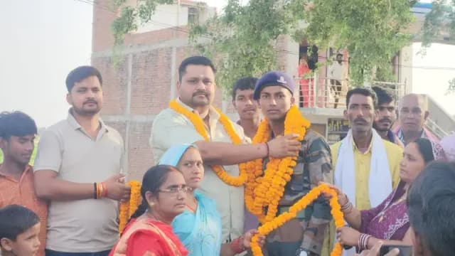 Chandauli News: अग्निवीर में चयनित हुए सत्यम प्रजापति, गांव लौटने पर ढोल-नगाड़ों के साथ हुआ भव्य स्वागत.