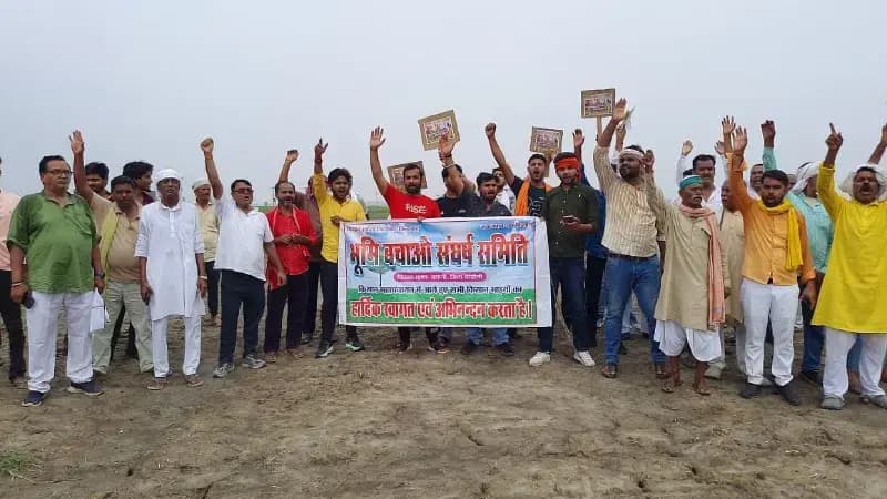 Chandauli News: लिंक विंध्य एक्सप्रेस-वे के विरोध में किसानों की पदयात्रा, बोले- जान देंगे लेकिन जमीन नहीं देंगे.