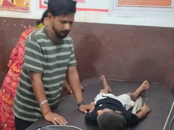 Sonbhadra News: खेलते समय रसेल वाइपर ने 5 वर्षीय मासूम को डसा, परिजनों में हड़कंप.