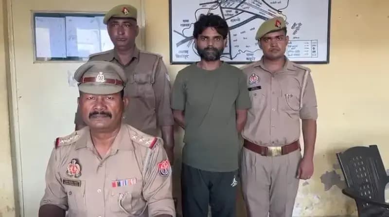 Chandauli News: 14 साल से फरार 50 हजार का इनामी गिरफ्तार.