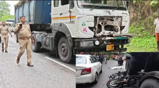 Sonbhadra News: काल बनकर दौड़ा ट्रेलर ट्रक, तीन युवकों की मौके पर ही गई जान, मचा कोहराम.