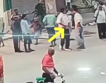 Chandauli News: बीच सड़क बुलेट सवार युवकों का उत्पात, पिकअप चालक से मारपीट, लहराया असलहा, अवैध तमंचे के साथ तीन गिरफ्तार.