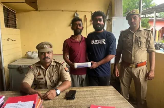 Chandauli News: रामपुर अंडरपास छिनैती कांड का खुलासा, पुलिस ने दो आरोपियों को दबोचा.