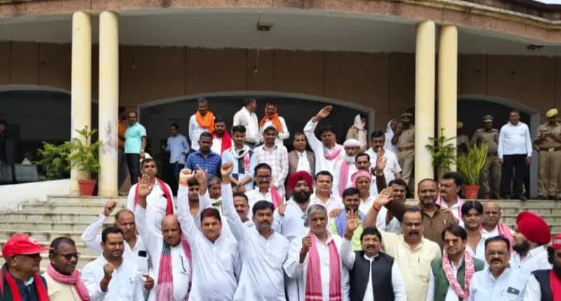 Sonbhadra News: आदिवासी व जनसमस्याओं को लेकर सपा ने राज्यपाल के नाम सौंपा 9 सूत्रीय ज्ञापन.