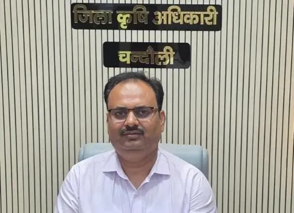 Chandauli News: खरीफ फसलों को कीट व रोगों से बचाने के लिए कृषि विभाग की एडवाइजरी, किसानों को वैज्ञानिक प्रबंधन अपनाने की सलाह.
