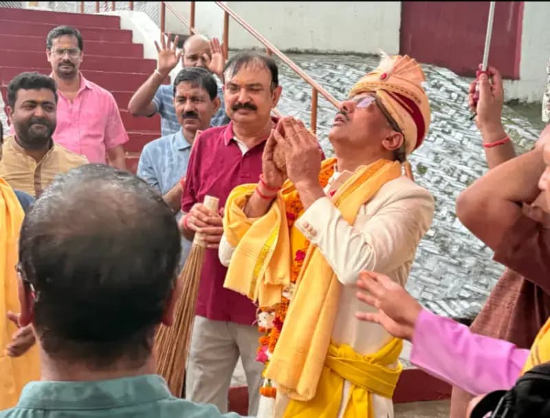 Sonbhadra News: बारिश के बीच श्रद्धा के साथ निकली भगवान जगन्नाथ की रथयात्रा.