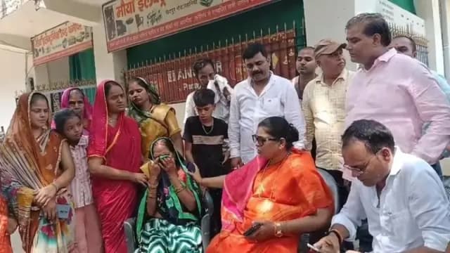 Chandauli News: अग्निकांड पीड़ित परिवार से मिलीं राज्यसभा सांसद साधना सिंह, आर्थिक सहायता देकर हरसंभव मदद का दिया भरोसा.