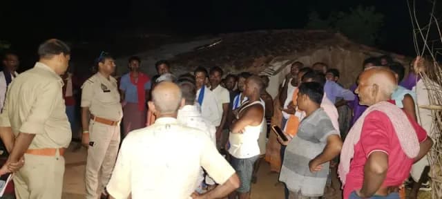 Sonbhadra News: सात और पांच साल के बेटों को बिलखता छोड़ गया पिता, फांसी लगाकर दी जान.