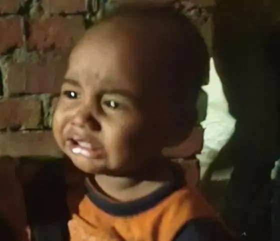 Chandauli News: मोबाइल सिम लेने गई मां, डेढ़ वर्षीय मासूम लापता, एक घंटे में पुलिस ने सकुशल किया बरामद.