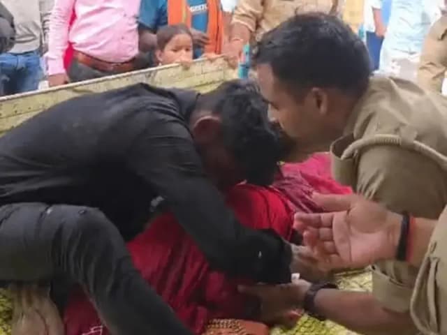 Sonbhadra News: पति की आंखों के सामने टूटा जीवन का सपना, सड़क हादसे में पत्नी की मौत.