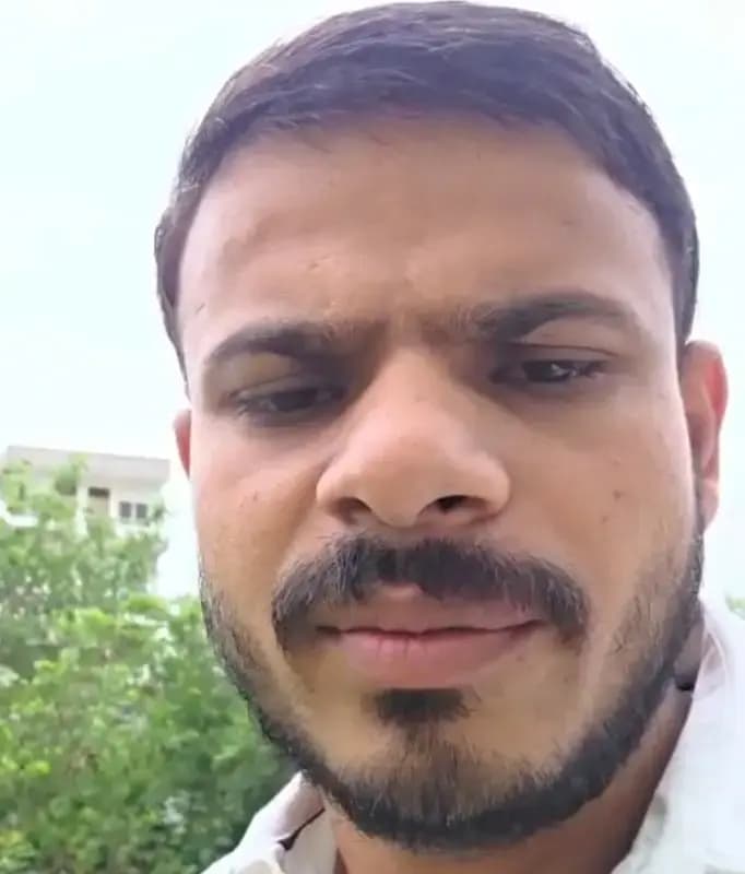 Chandauli News: पेपर लीक और छात्र आंदोलन के समर्थन में सकलडीहा मोड़ पर प्रदर्शन, अंकित यादव ने की शामिल होने की अपील.