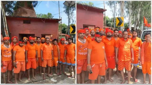 Sonbhadra News: बाबाधाम देवघर के लिए कांवरियों का जत्था रवाना, बोल-बम के जयकारे से गूंजा क्षेत्र.