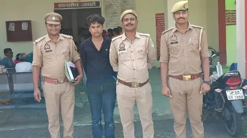 Sonbhadra News: ओबरा पुलिस ने चोरी का किया सफल अनावरण, नकदी, चांदी की पायल व दस्तावेज बरामद, आरोपी गिरफ्तार.