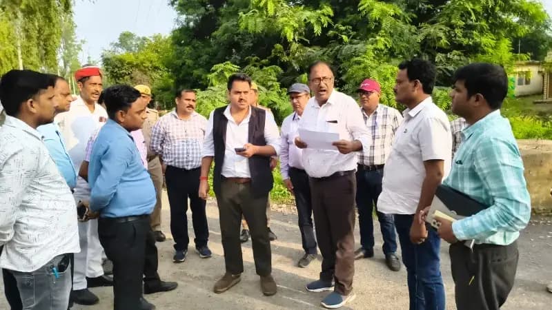 Sonbhadra News: बदलेगी सड़क व्यवस्था, करोड़ों की सड़क परियोजनाओं का डीएम ने किया स्थलीय निरीक्षण.