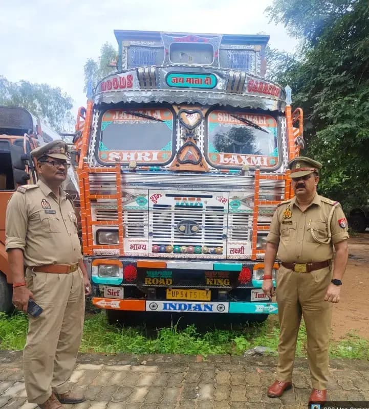 Sonbhadra News: गैंगस्टर एक्ट में ₹8.50 लाख का ट्रक कुर्क, बीजपुर पुलिस की बड़ी कार्रवाई.