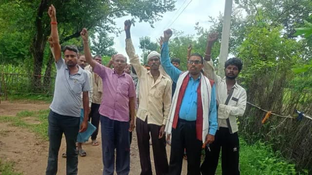 Sonbhadra News: जियो नेटवर्क की खराब स्थिति को लेकर भाकपा ने चिंता जताई है.