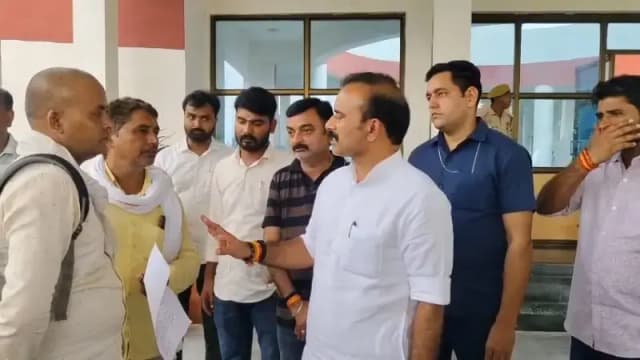 Chandauli News : विंध्य एक्सप्रेस-वे पर कलेक्ट्रेट में अहम बैठक, किसानों की जमीन जबरन नहीं लेने का विधायक का दावा.