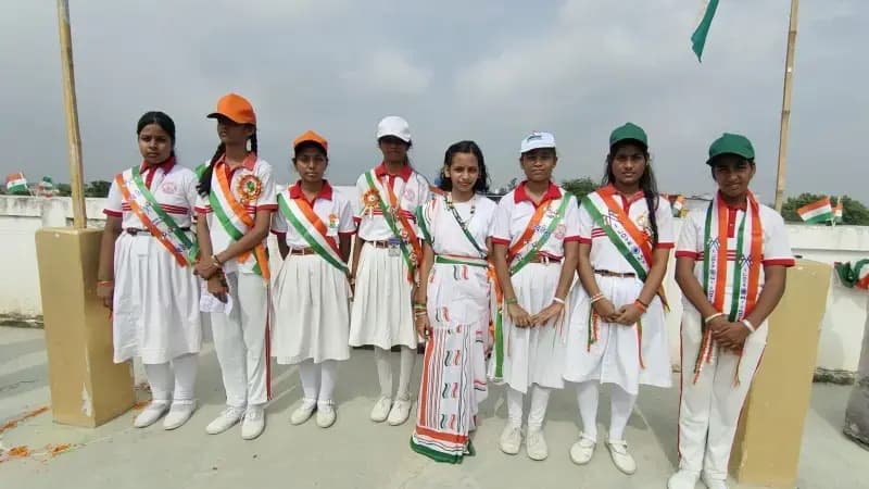 Chandauli News : ज्ञानदीप कान्वेंट स्कूल में धूमधाम से मना स्वतंत्रता दिवस, बच्चों ने पेश किए देशभक्ति कार्यक्रम.