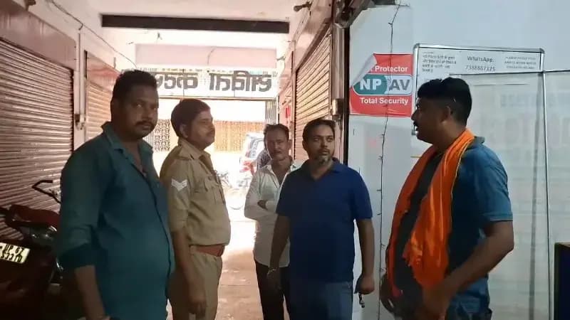 Chandauli News : कंप्यूटर की दुकान में बड़ी चोरी, 7 लैपटॉप समेत सवा लाख का सामान चोरो ने किया पार.