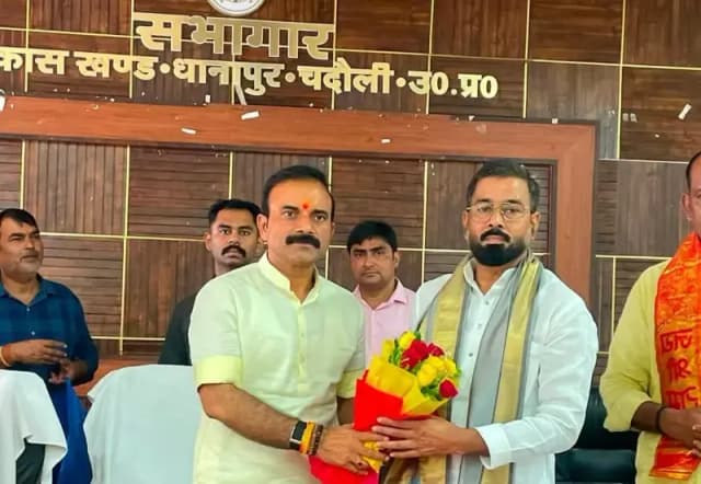 Chandauli News : नव नियुक्त भाजपा पदाधिकारियों का सम्मान, विधायक सुशील सिंह ने संगठन मजबूती पर दिया जोर.