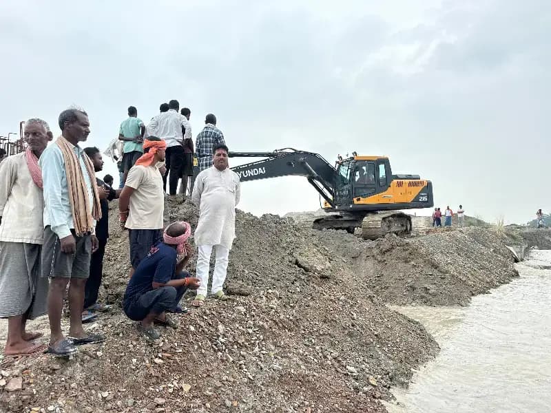 Chandauli News : भारतमाला निर्माण से गड़ई नदी का प्रवाह रुका, सैकड़ों बीघा फसल जलमग्न, डीएम के हस्तक्षेप से मिली राहत.