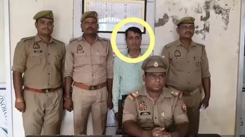 Chandauli News : 11 साल से फरार 50 हजार का इनामी हिस्ट्रीशीटर गिरफ्तार, चर्चित पीयूष भारूका अपहरणकांड में था वांछित.