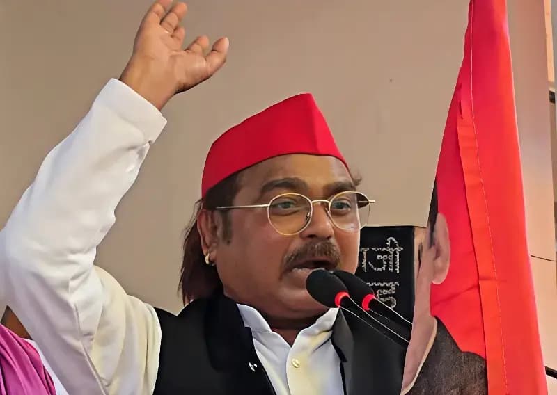 Chandauli News : पीडीए जन पंचायत में वनवासी अधिकार और जमीन का मुद्दा उठा, सपा नेताओं ने सरकार को घेरा.