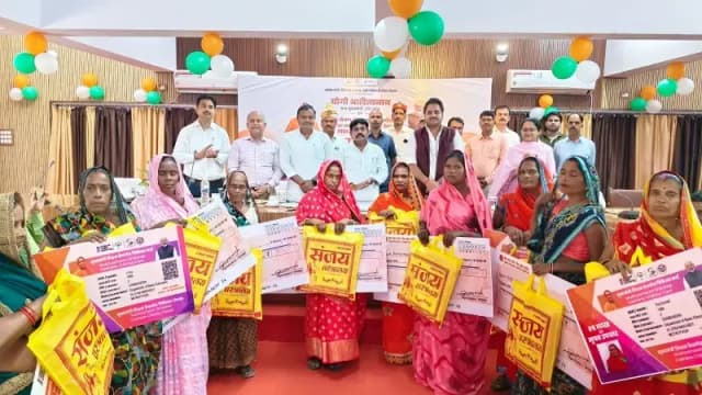 Sonbhadra News: रसोइयों को योगी सरकार की बड़ी सौगात: मानदेय ₹3 हजार, ₹5 लाख तक कैशलेस इलाज का सुरक्षा कवच.