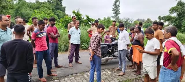 Chandauli News: ककरहटी गांव के दुर्गा मंदिर में चोरी, चांदी का मुकुट और घंटे-घड़ियाल ले गए चोर.