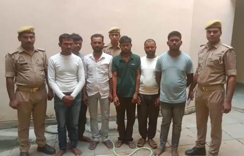 Sonbhadra News: करमा पुलिस की कार्रवाई, चेकिंग में छह अभियुक्त गिरफ्तार.