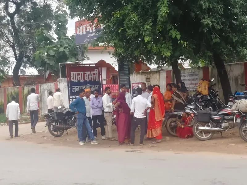 Sonbhadra News: नाबालिग से दुष्कर्म के मामले में दो दिन थाने में पंचायत, मुकदमा दर्ज होने के बाद जांच शुरू.
