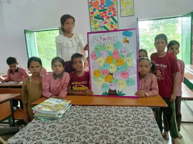 Chandauli News: ‘मेरे सपनों का भारत’ पर बच्चों ने उकेरे रंग, स्कूलों में हुई ड्राइंग प्रतियोगिता.
