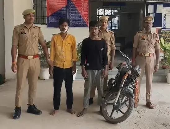 Chandauli News: चोरी की बाइक के साथ दो गिरफ्तार, बिहार ले जाकर बेचने की थी तैयारी.