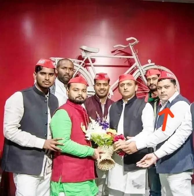 Chandauli News: प्राचार्य के कार्यालय में घुसकर फेसबुक लाइव करने का आरोप, गाली गलौज और धमकी की तहरीर.