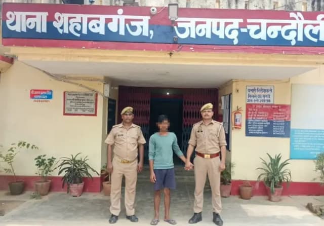 Chandauli News: तीन गोवंशीय बछड़ों के साथ अंतरराज्यीय पशु तस्कर गिरफ्तार.