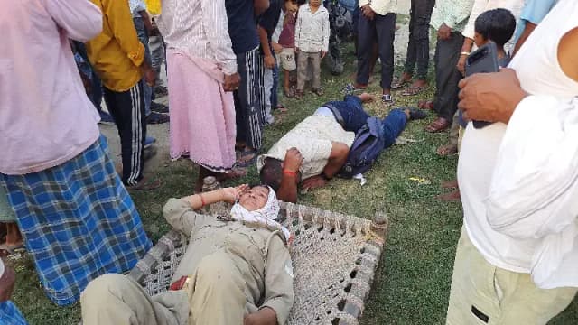 Chandauli News: तेज रफ्तार बोलेरो ने बाइक में मारी टक्कर, महिला दीवान गंभीर घायल.
