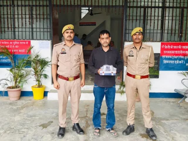 Sonbhadra News: पुलिस की कार्रवाई, 49.20 ग्राम हेरोइन के साथ वांछित आरोपी गिरफ्तार.