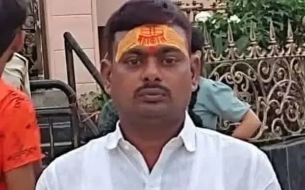 Chandauli News: बरहनी के पूर्व ब्लॉक प्रमुख के बेटे की सड़क हादसे में मौत, अज्ञात वाहन की तलाश.