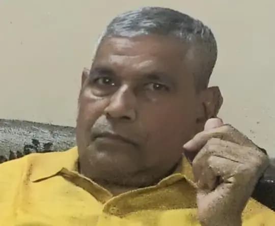 Chandauli News : सेवानिवृत्त स्टेशन अधीक्षक व वरिष्ठ समाजसेवी शिवकुमार पटेल का निधन, क्षेत्र में शोक की लहर.