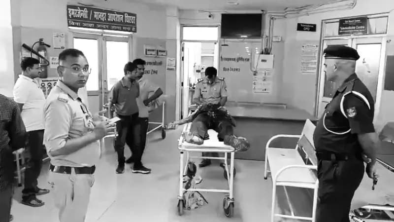 Varanasi News : चाइनीज मांझे ने ली साड़ी कारोबारी की जान, कज्जाकपुरा फ्लाईओवर पर गर्दन कटने से मौत.