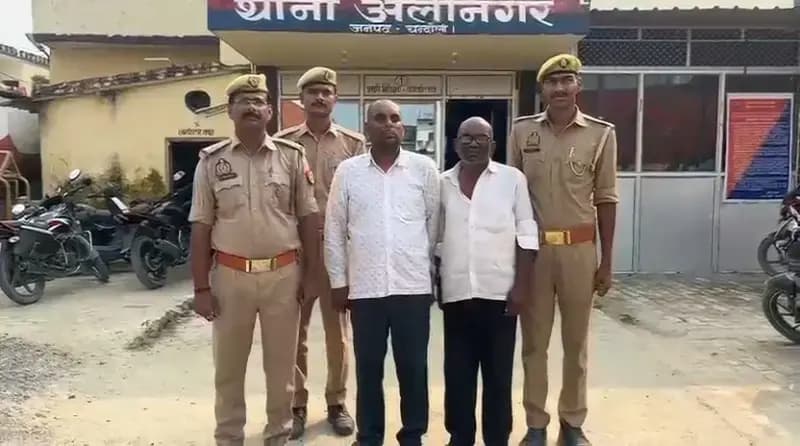 Chandauli News : मैजिक वाहन में गोवंश ले जा रहे दो आरोपी गिरफ्तार, एक गोवंश बरामद.