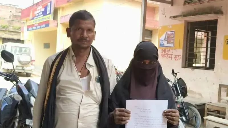 Chandauli News : महिला ने मारपीट और पीठ में चाकू मारने का लगाया आरोप, थाने में सुनवाई न होने पर सीओ से लगाई गुहार.